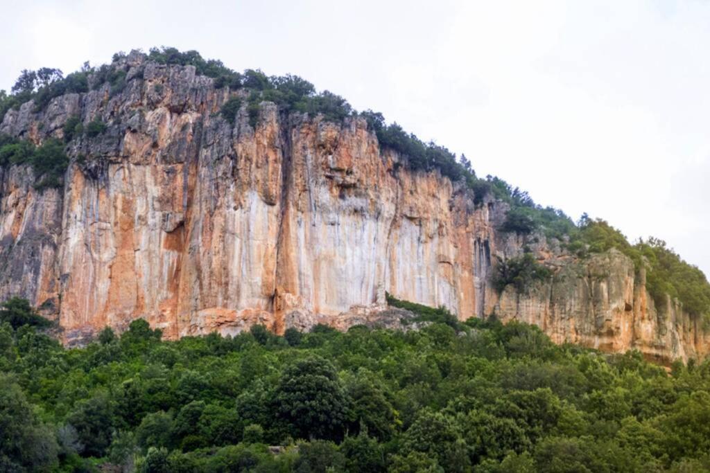 Ferula Romantica Mansarda Tra Fiumi E Montagne Sardegna Villa Seùlo Exterior foto